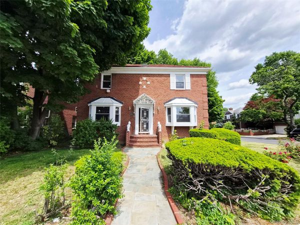 8019 UTOPIA Parkway , Jamaica Estates, NY 11432