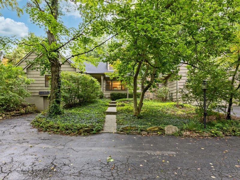 660 E Johnstown Road , Gahanna, OH 43230 Photo 2