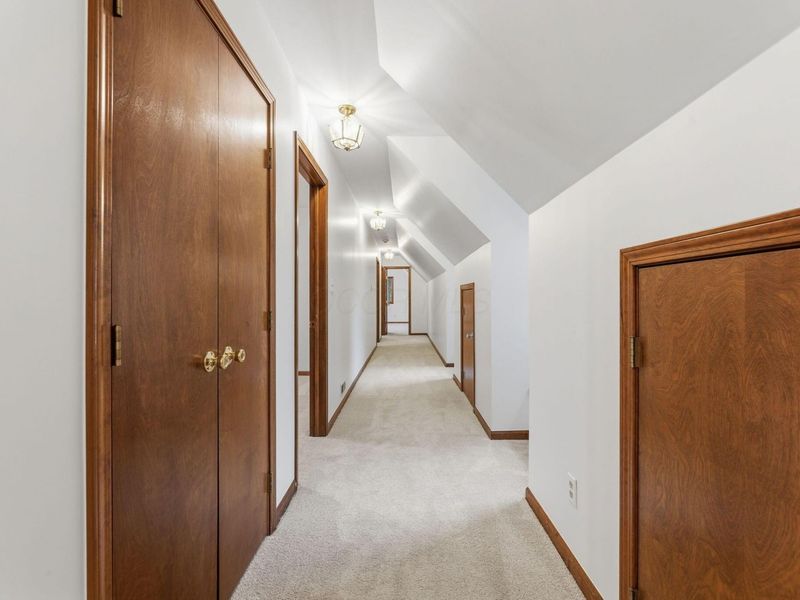 660 E Johnstown Road , Gahanna, OH 43230 Photo 60