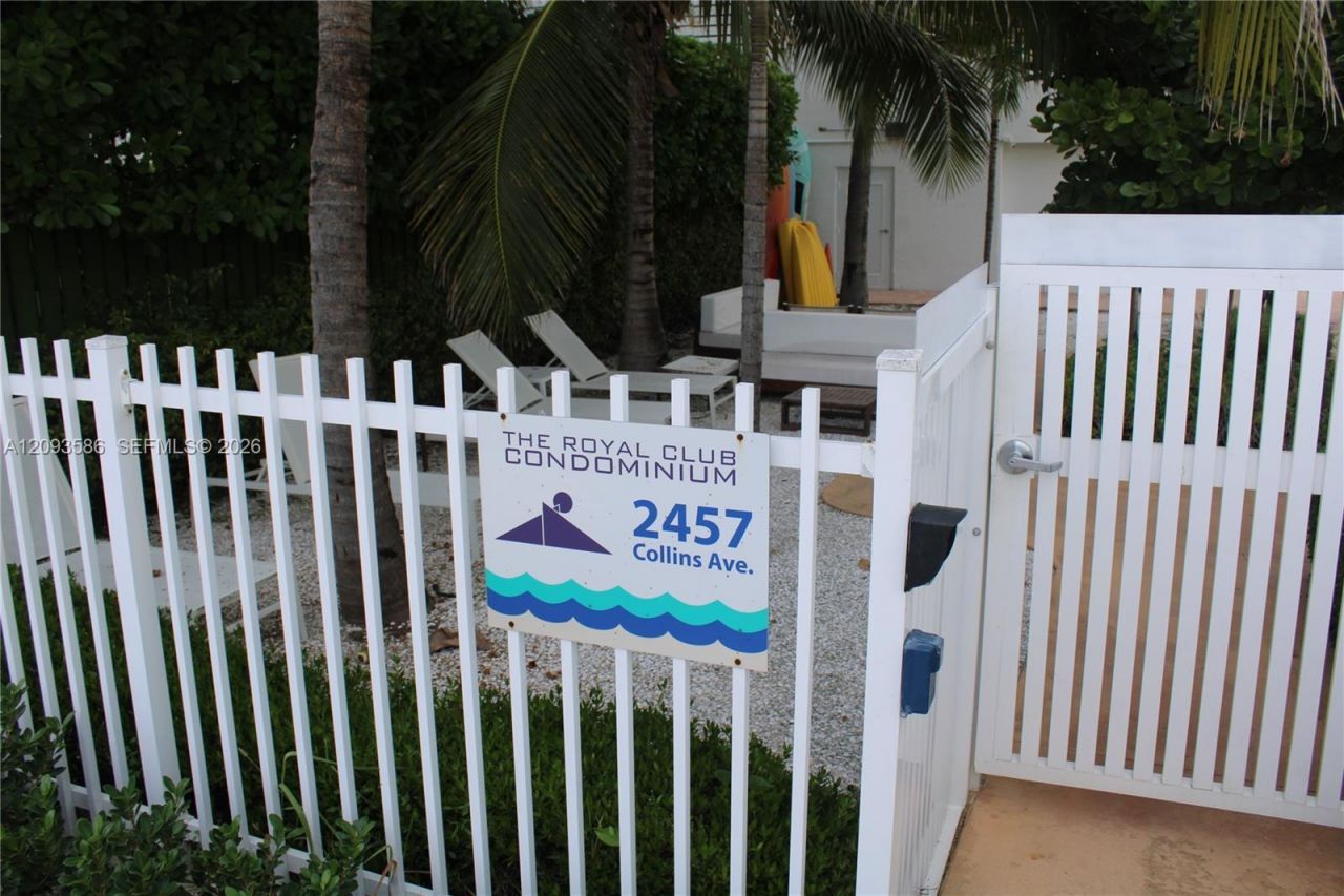 2457 Collins Ave , Unit 1502, Miami Beach, FL 33140 Photo