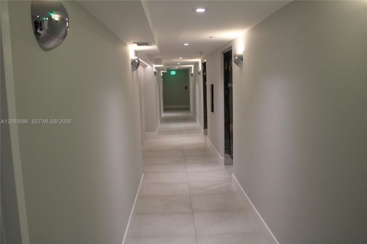 2457 Collins Ave , Unit 1502, Miami Beach, FL 33140 Photo