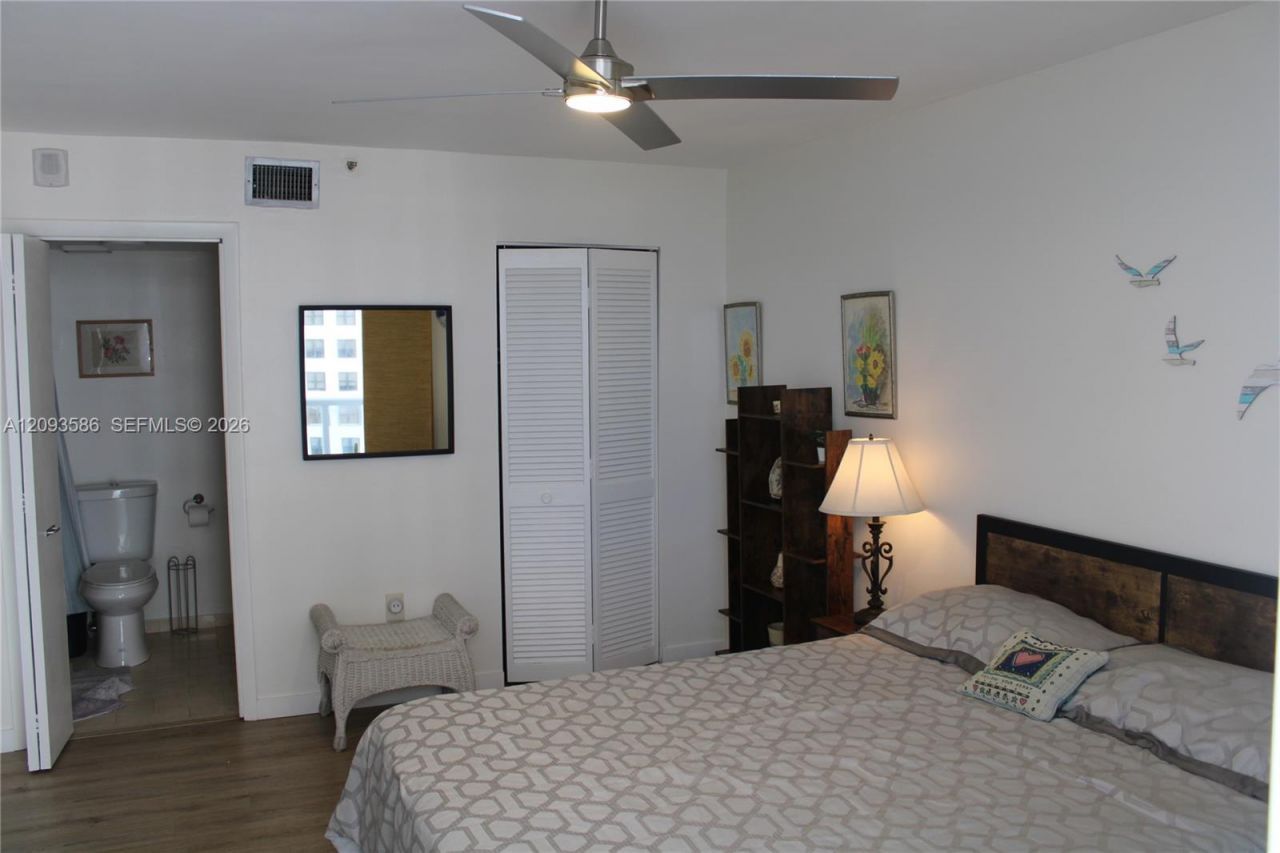 2457 Collins Ave , Unit 1502, Miami Beach, FL 33140 Photo