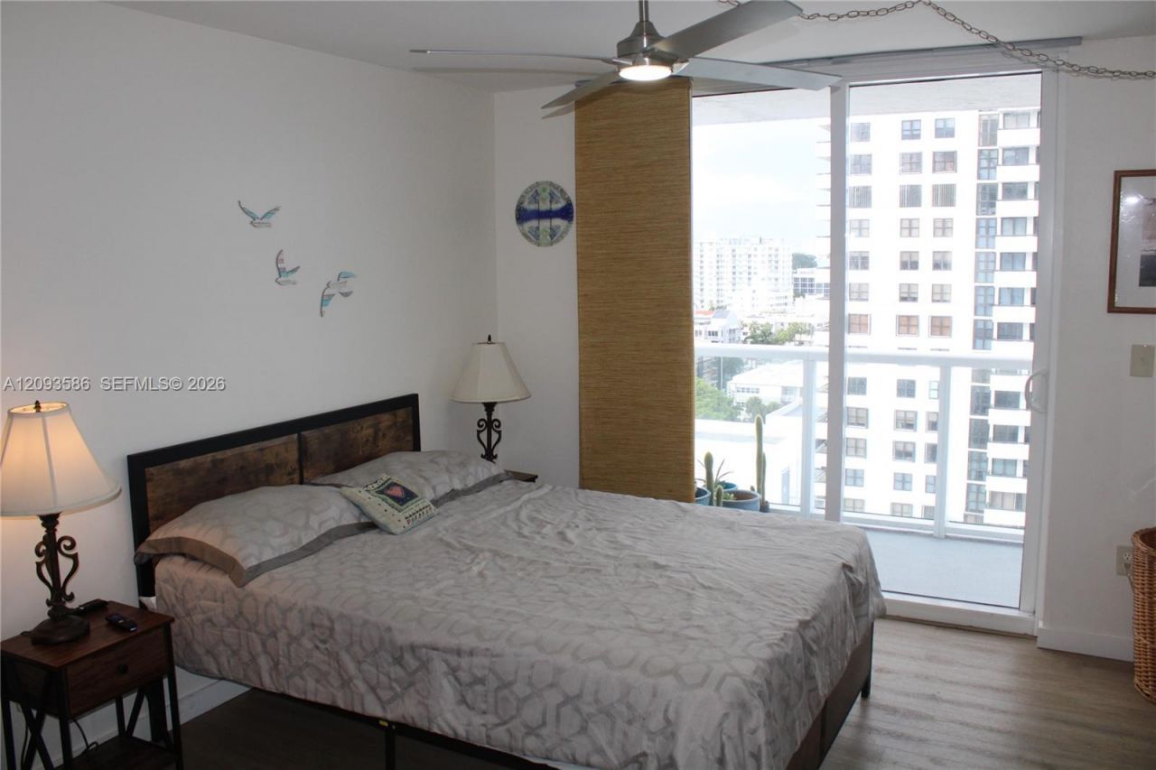 2457 Collins Ave , Unit 1502, Miami Beach, FL 33140 Photo