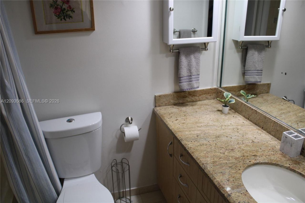 2457 Collins Ave , Unit 1502, Miami Beach, FL 33140 Photo