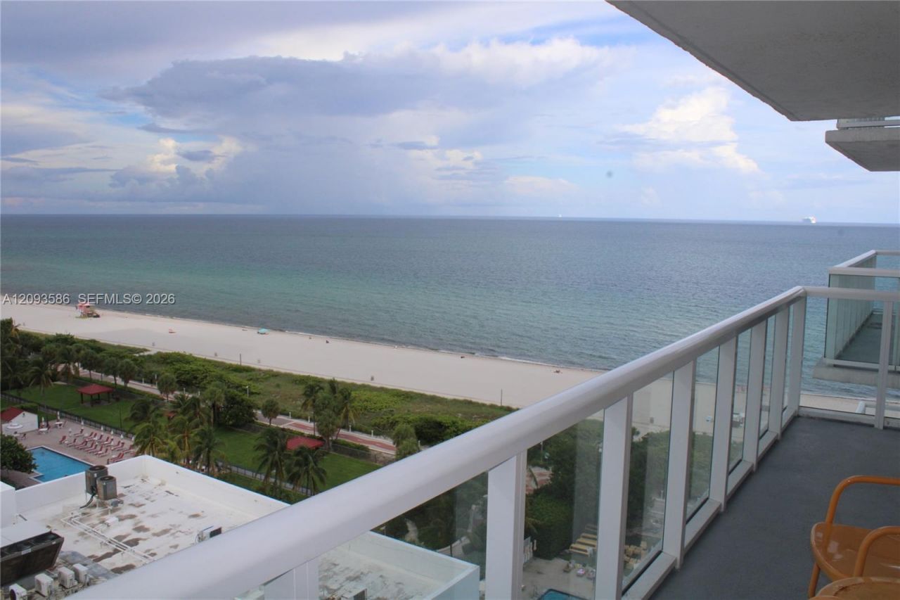 2457 Collins Ave , Unit 1502, Miami Beach, FL 33140 Photo