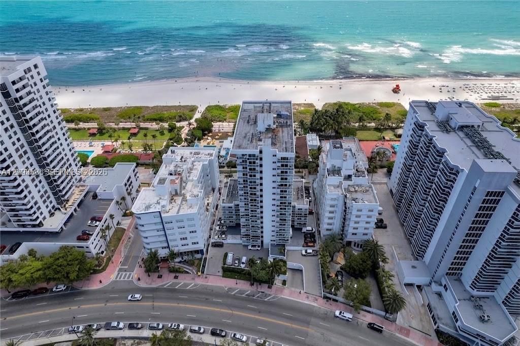 2457 Collins Ave , Unit 1502, Miami Beach, FL 33140 Photo