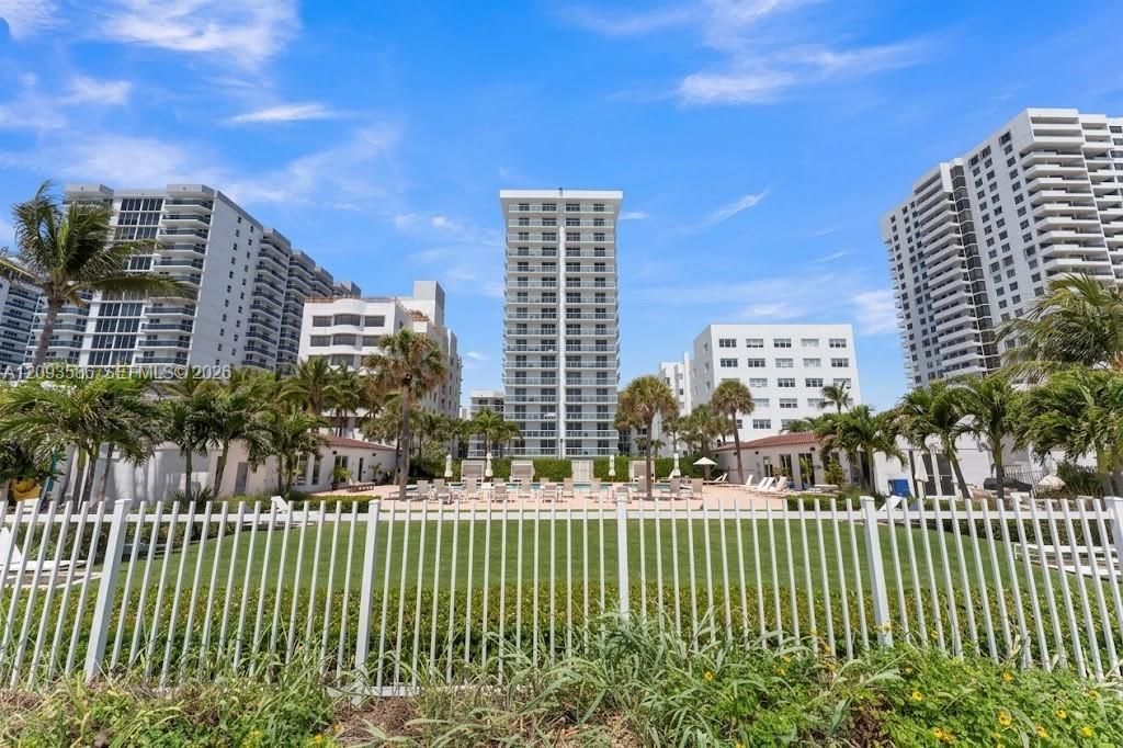 2457 Collins Ave , Unit 1502, Miami Beach, FL 33140 Photo