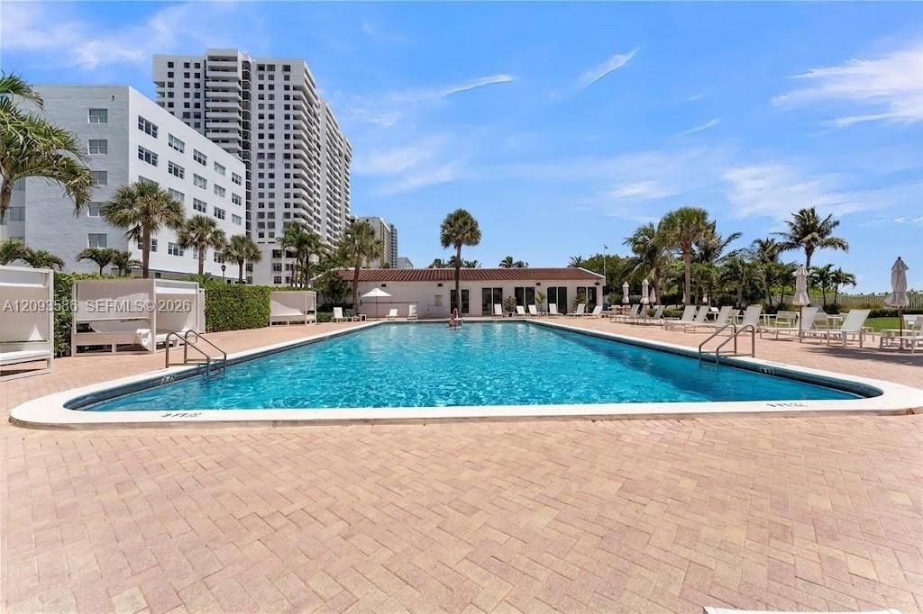 2457 Collins Ave , Unit 1502, Miami Beach, FL 33140 Photo