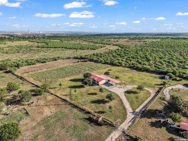 1509 ENGEL RD, Marion, TX 78124