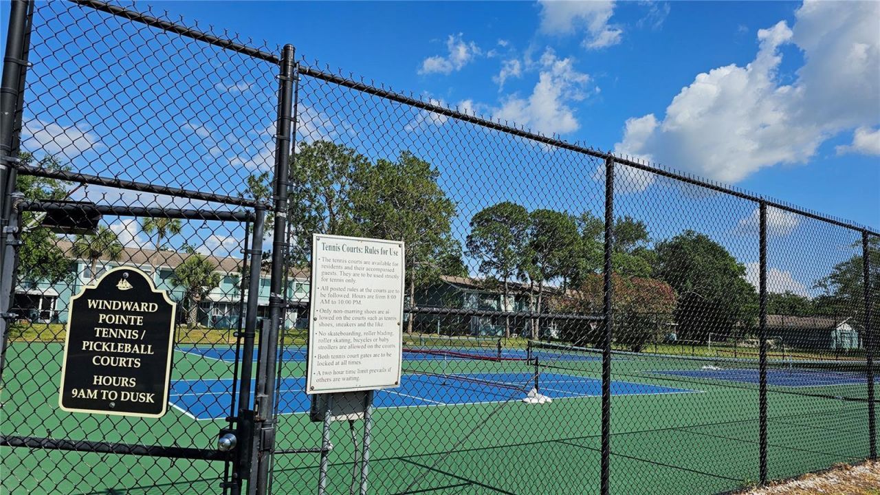 395 114th Avenue N, Unit 4, Saint Petersburg, FL 33716 Photo
