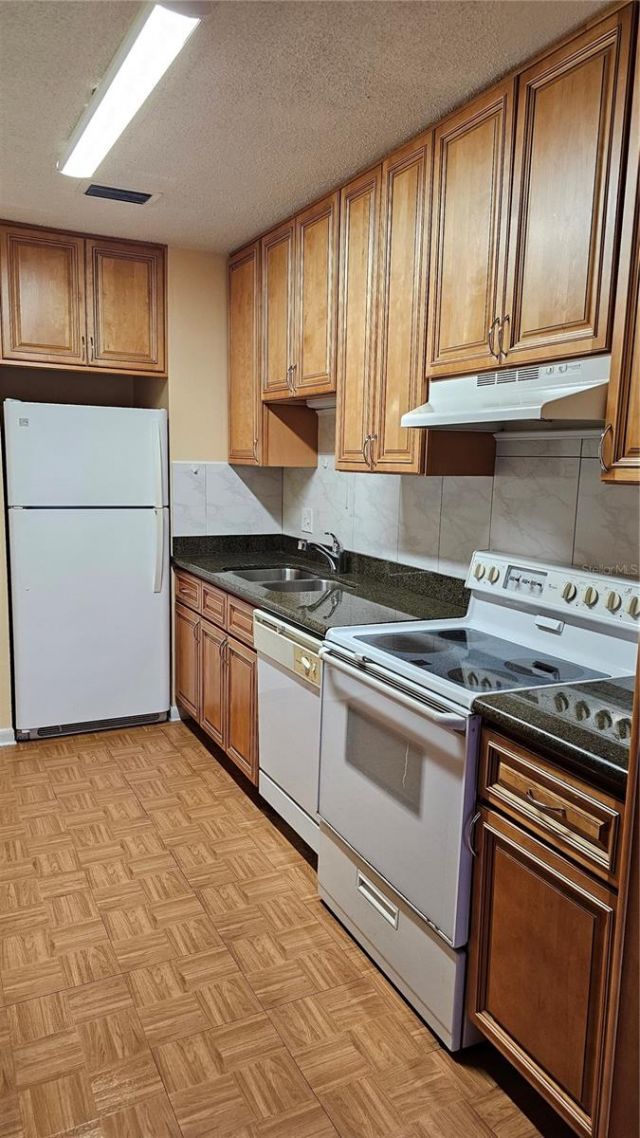 395 114th Avenue N, Unit 4, Saint Petersburg, FL 33716 Photo