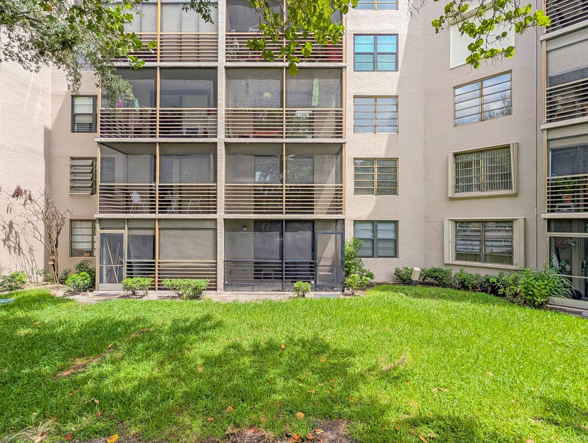 900 Colony Point Circle, Unit 205, Pembroke Pines, FL 33026 Photo