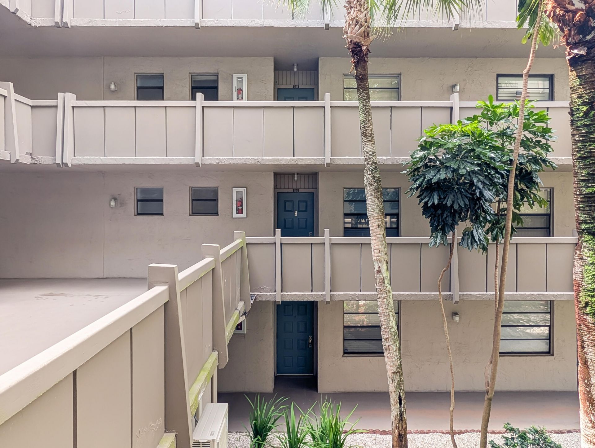 900 Colony Point Circle, Unit 205, Pembroke Pines, FL 33026 Photo