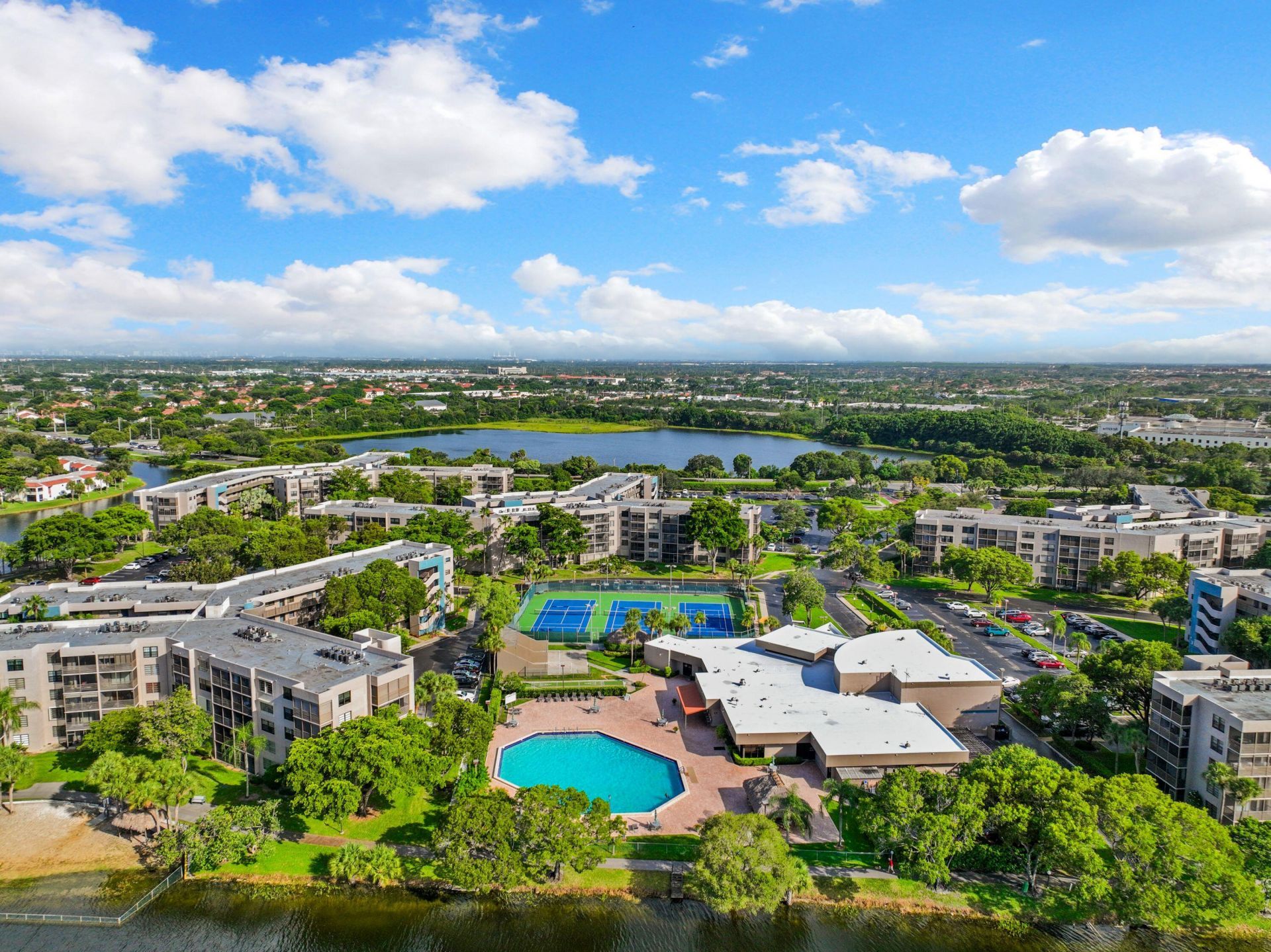900 Colony Point Circle, Unit 205, Pembroke Pines, FL 33026 Photo