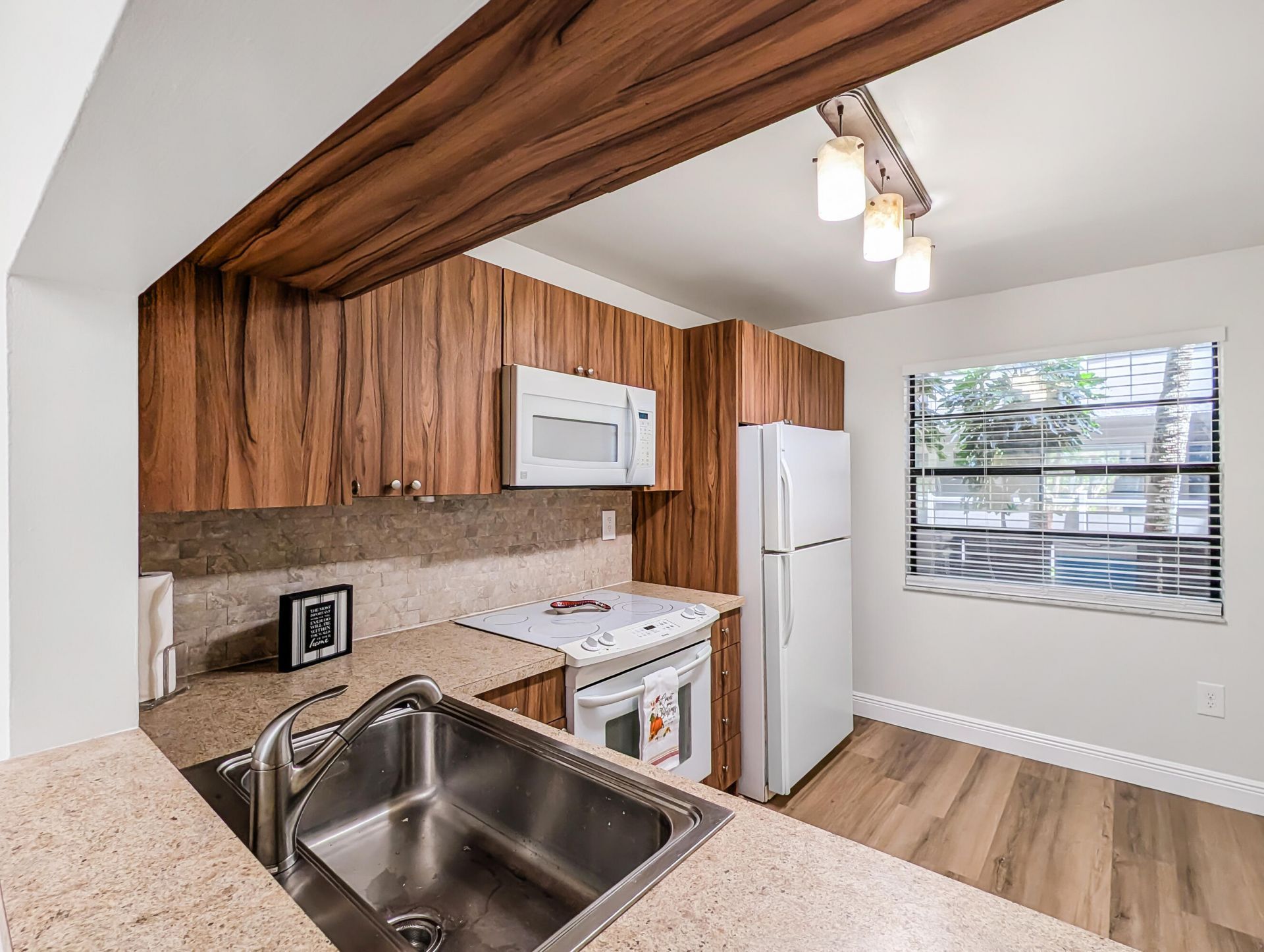 900 Colony Point Circle, Unit 205, Pembroke Pines, FL 33026 Photo