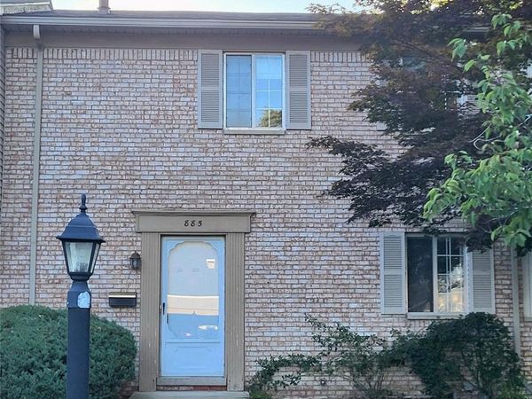 885 Kirts Boulevard, Troy, Mi 48084