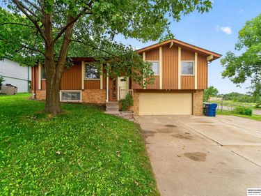 2106 Coventry Drive, Bellevue, NE 68123