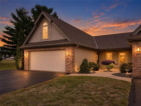 1913 Stone Creek, Hudson, WI 54016