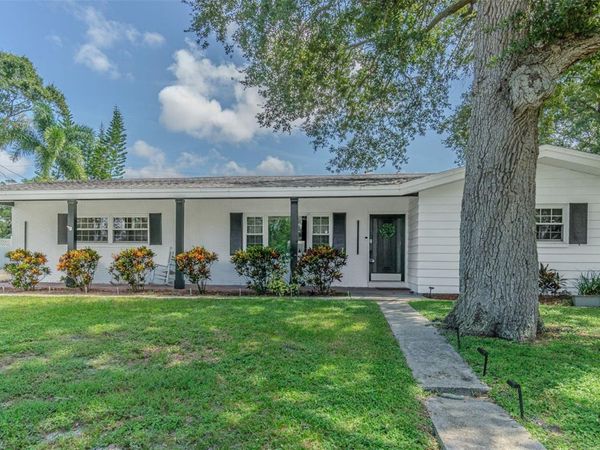 863 BAY BREEZE TERRACE , LARGO, FL 33770
