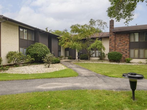 2120 W Good Hope ROAD, Unit 8, Glendale, WI 53209