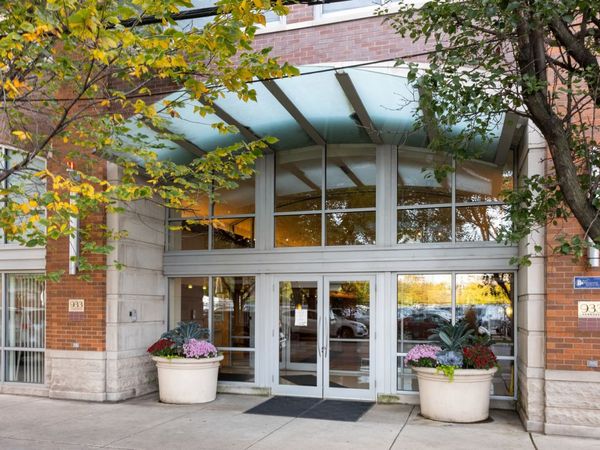933 W Van Buren Street , Unit 803, Chicago, IL 60607