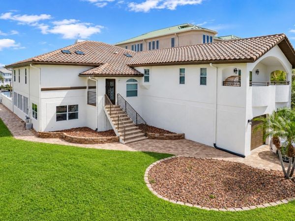 5226 WESTSHORE DRIVE , NEW PORT RICHEY, FL 34652