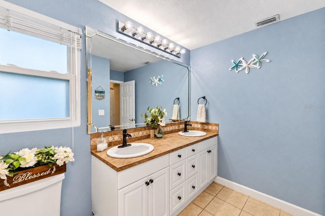 5226 Westshore Drive, New Port Richey, FL 34652 Photo