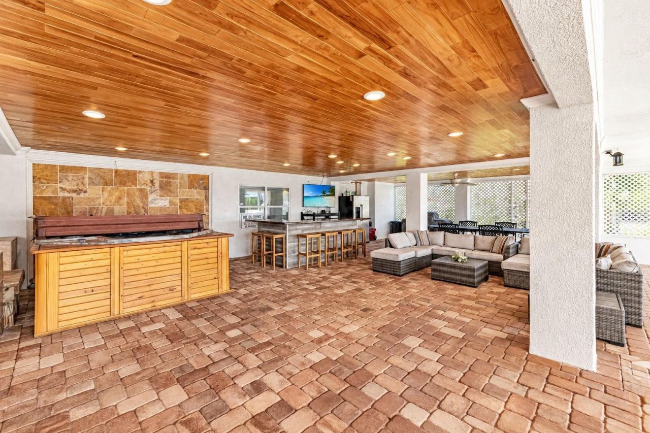 5226 Westshore Drive, New Port Richey, FL 34652 Photo