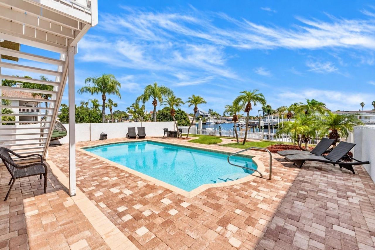 5226 Westshore Drive, New Port Richey, FL 34652 Photo