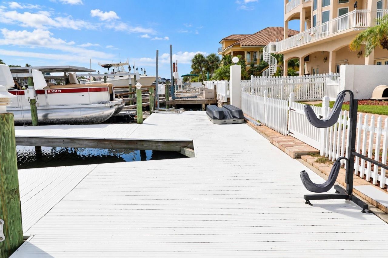 5226 Westshore Drive, New Port Richey, FL 34652 Photo