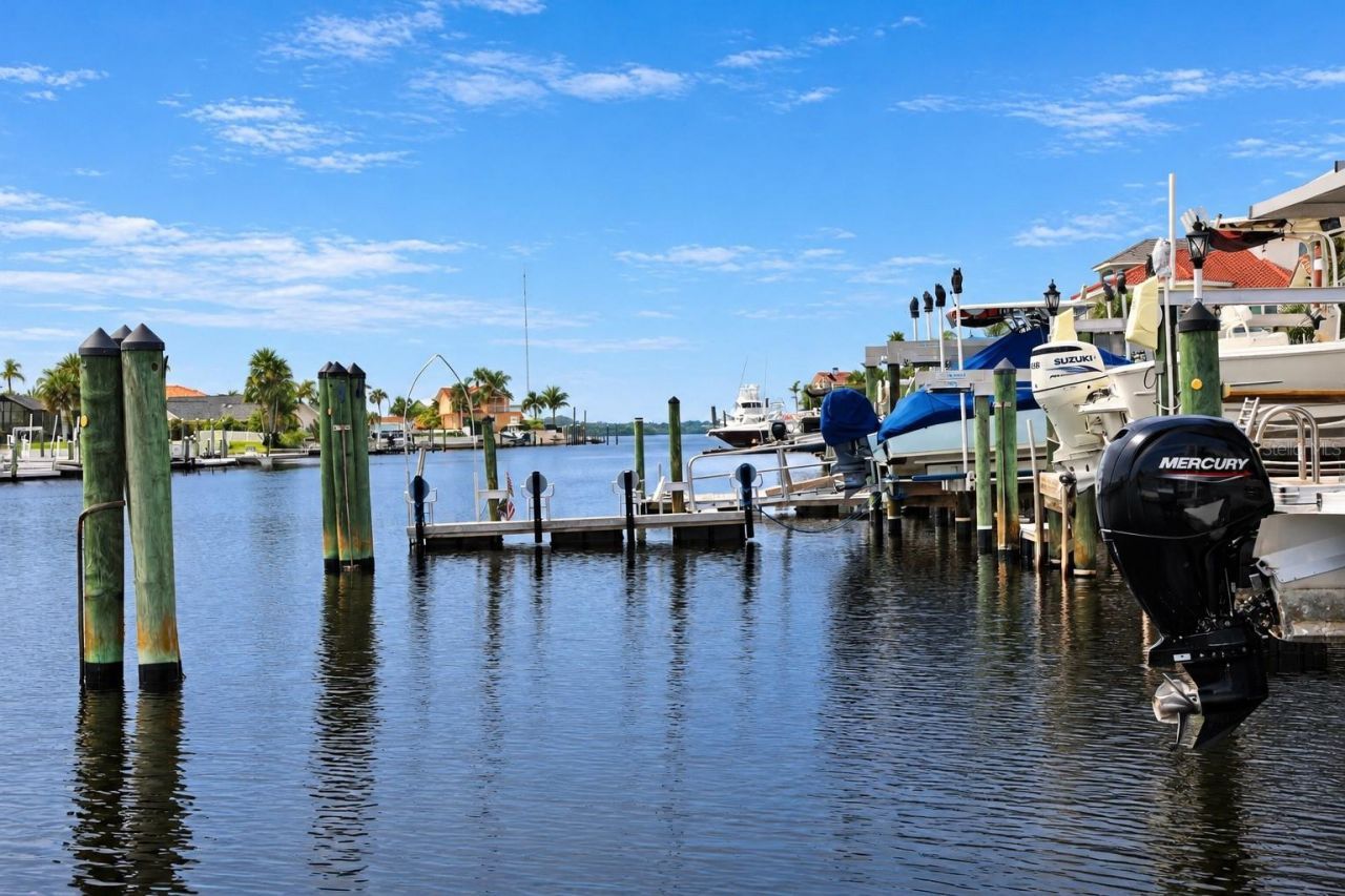 5226 Westshore Drive, New Port Richey, FL 34652 Photo