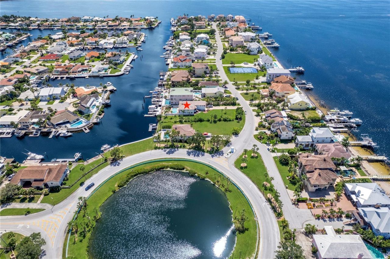 5226 Westshore Drive, New Port Richey, FL 34652 Photo