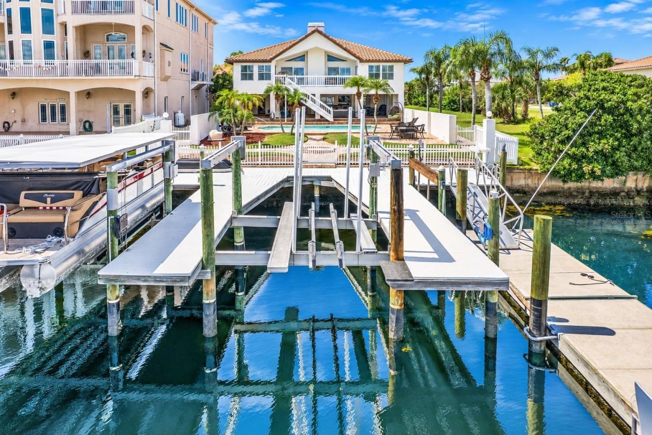 5226 Westshore Drive, New Port Richey, FL 34652 Photo