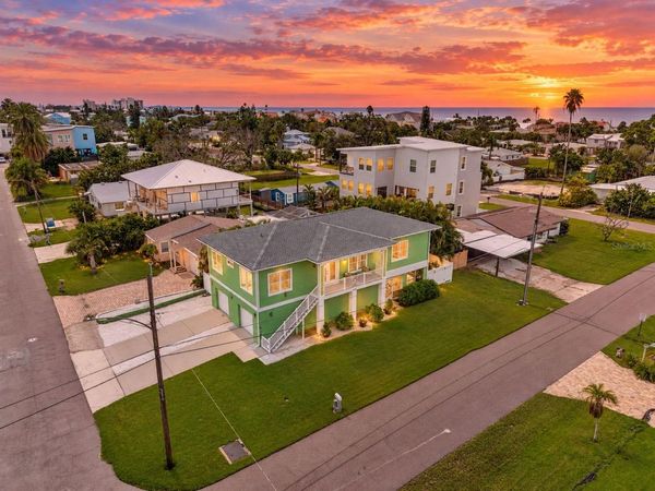 205 162ND AVENUE, REDINGTON BEACH, FL 33708