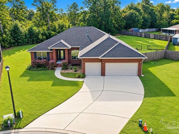 1315 Ballistic Tip Ct, Cantonment, FL 32533