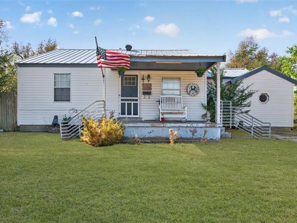 1113 W Arkansas Avenue, Chickasha, OK 73018