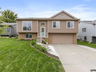 17128 Barnett Street, Omaha, NE 68116