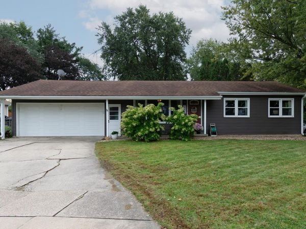 2308 Royal Drive, Cedar Falls, IA 50613