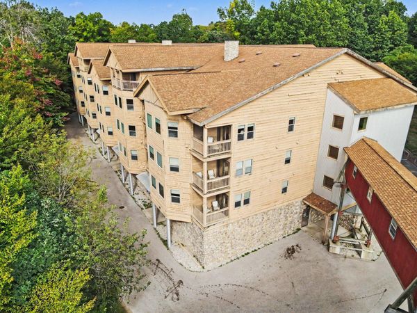 5900 S Water Road, Unit 216, Rothbury, MI 49452