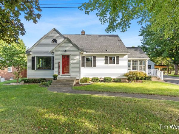 2241 52nd Street SE, Kentwood, MI 49508