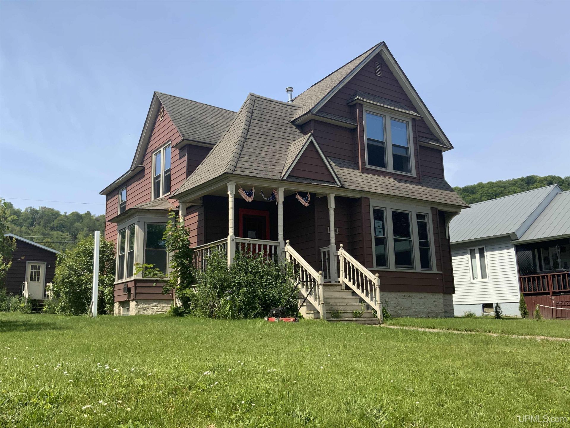 113 W Onota Street, Munising, MI 49862 Main Photo