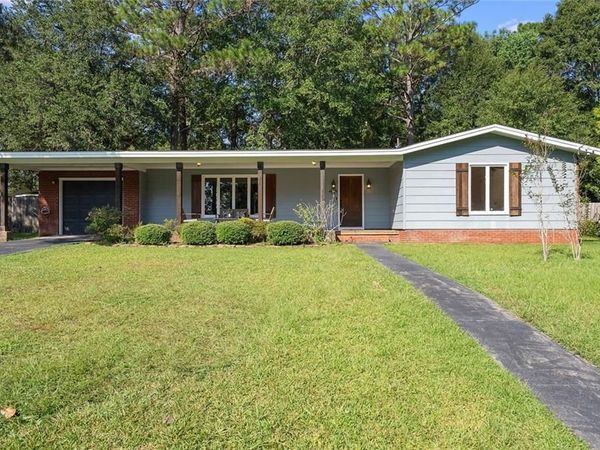 1019 St Moritz Drive W, Mobile, AL 36608