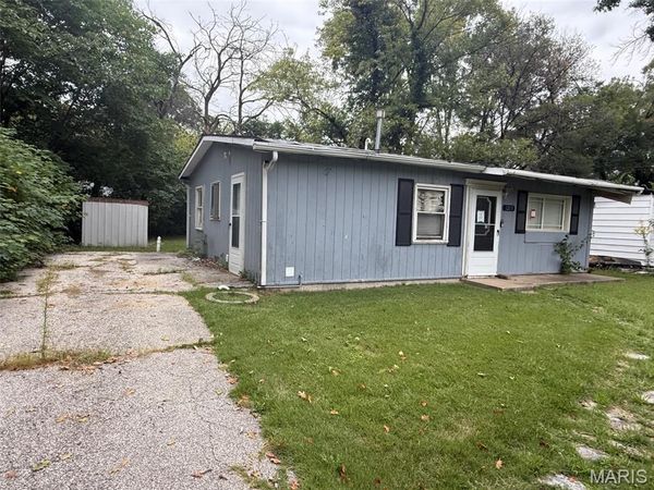 1213 Saint Stephens Drive , Cahokia, IL 62206