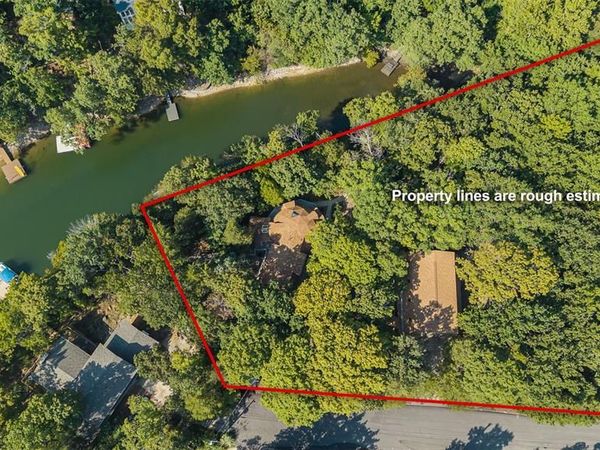 1806 Shield Court, Lake Sherwood, MO 63357