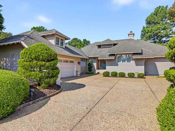137 Roger Smith , Williamsburg, VA 23185