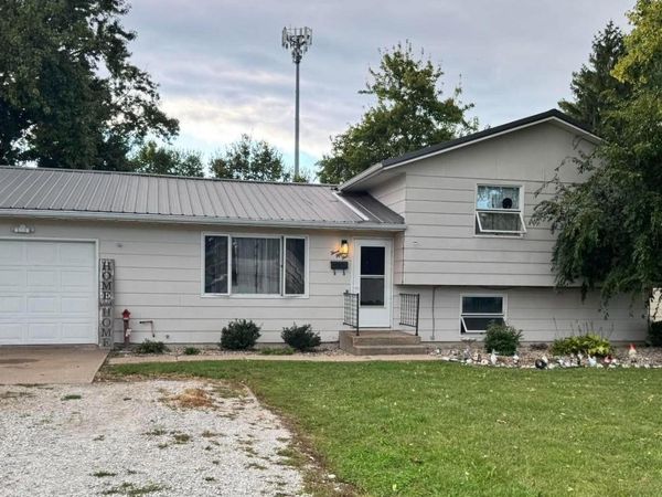 355 N 17th Street, Hamilton, IL 62341