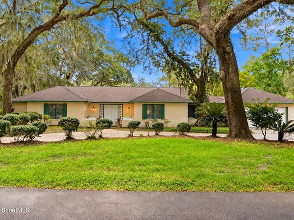 121 Jacobs Road , St. Simons Island, GA 31522