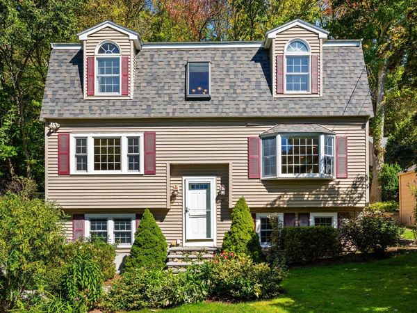 236 Sherburne Ave, Tyngsborough, MA 01879