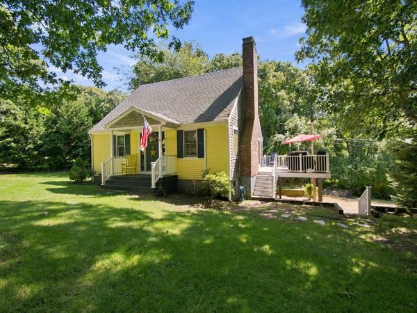 9 Follins Pond Rd, Dennis, MA 02638