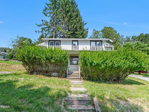 201 Grandview Avenue , Hawley, PA 18428
